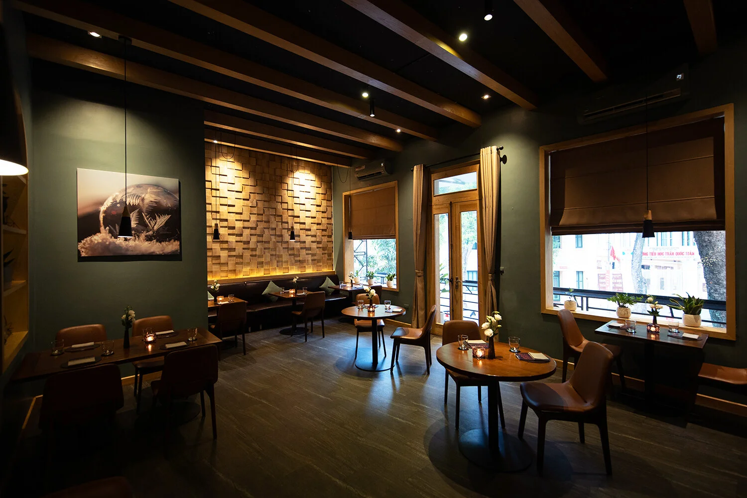 T.U.N.G dining
