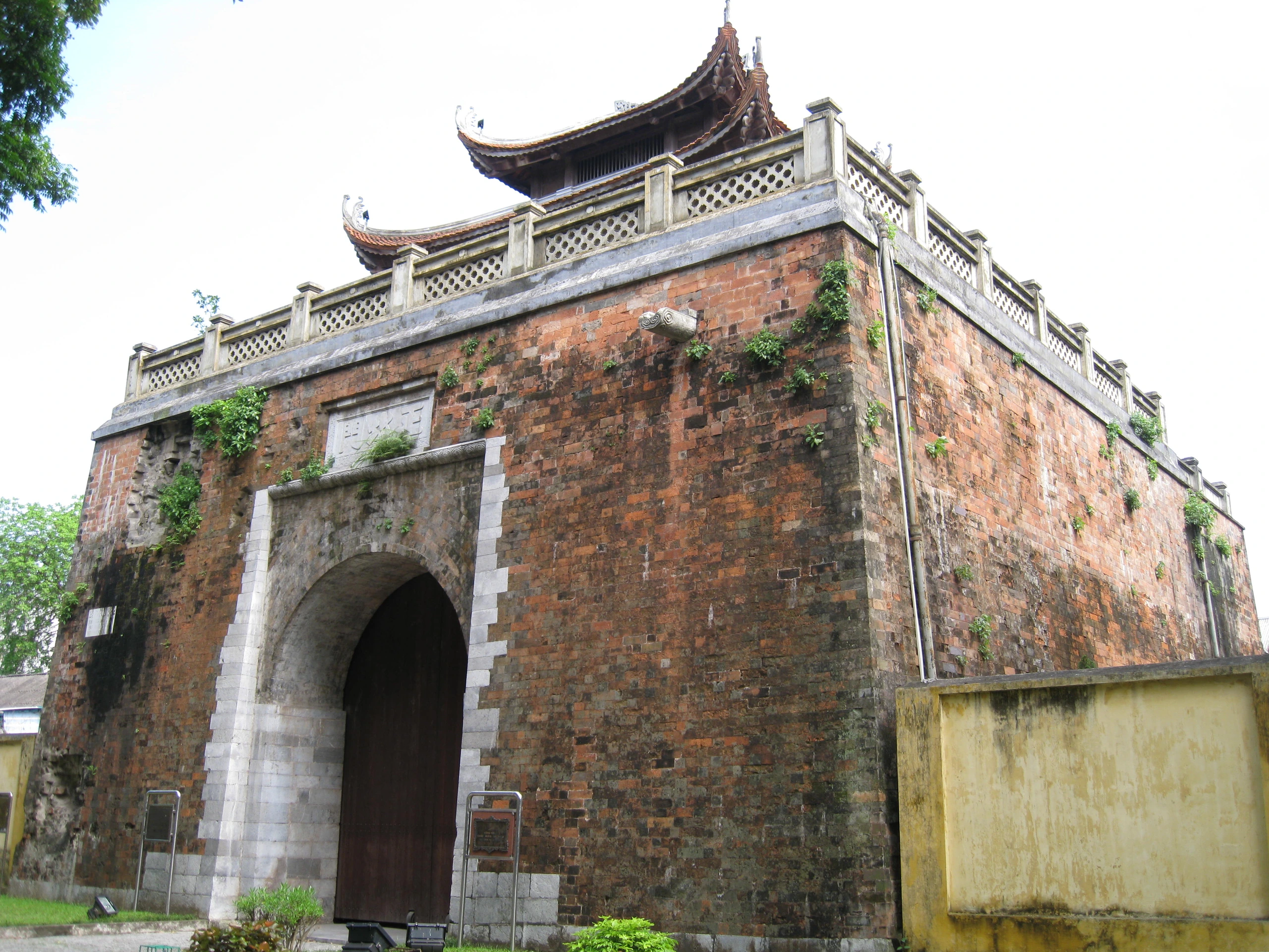 Cổng thành Cửa Bắc