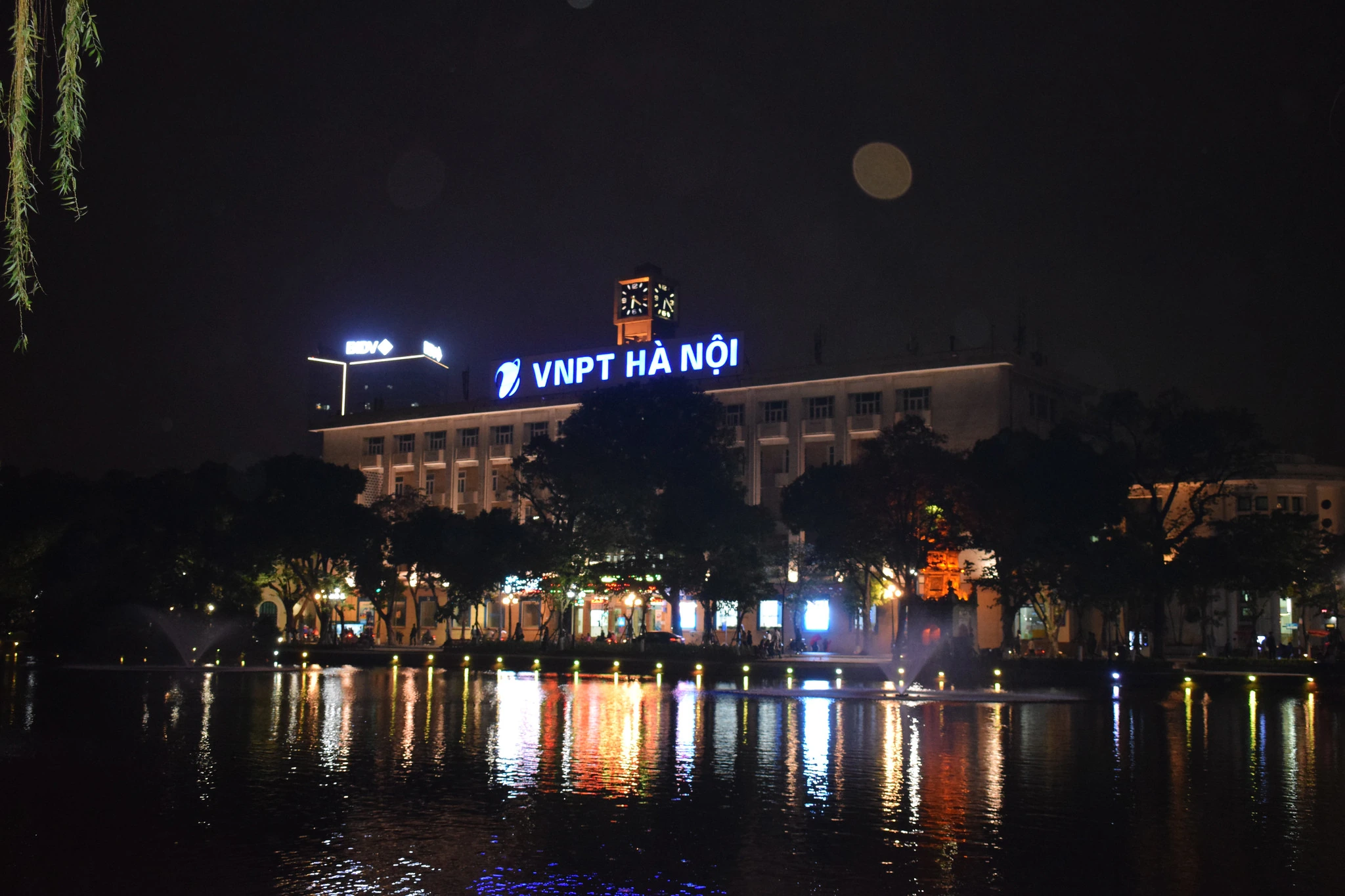 Hồ Gươm - Hồ Hoàn Kiếm